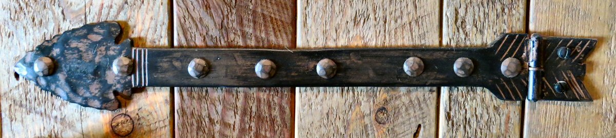 Everything You Need to Know About Strap Hinges - Old West Iron