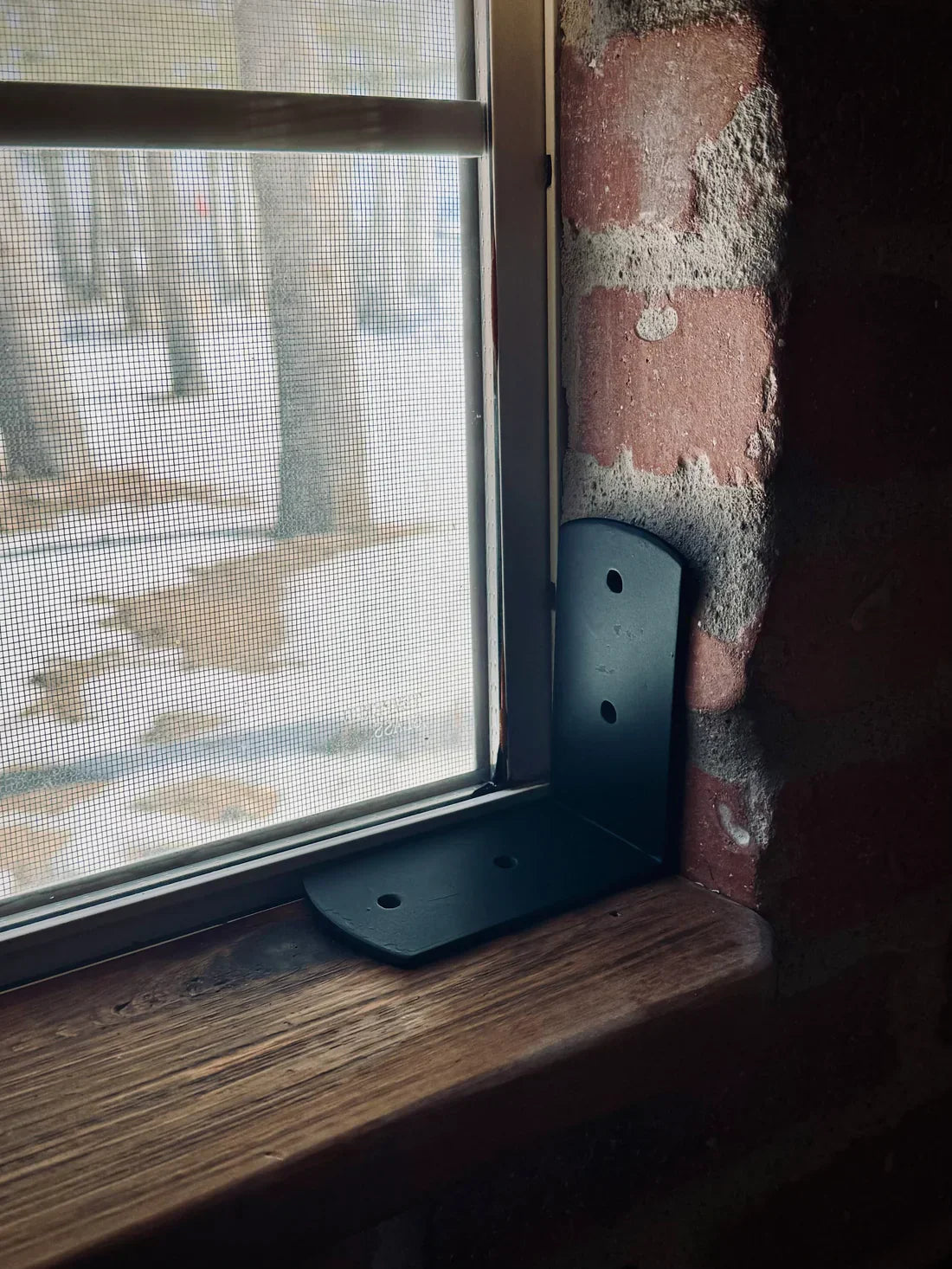 Transform Your Space with Clever Corner Strap Ideas - Old West Iron