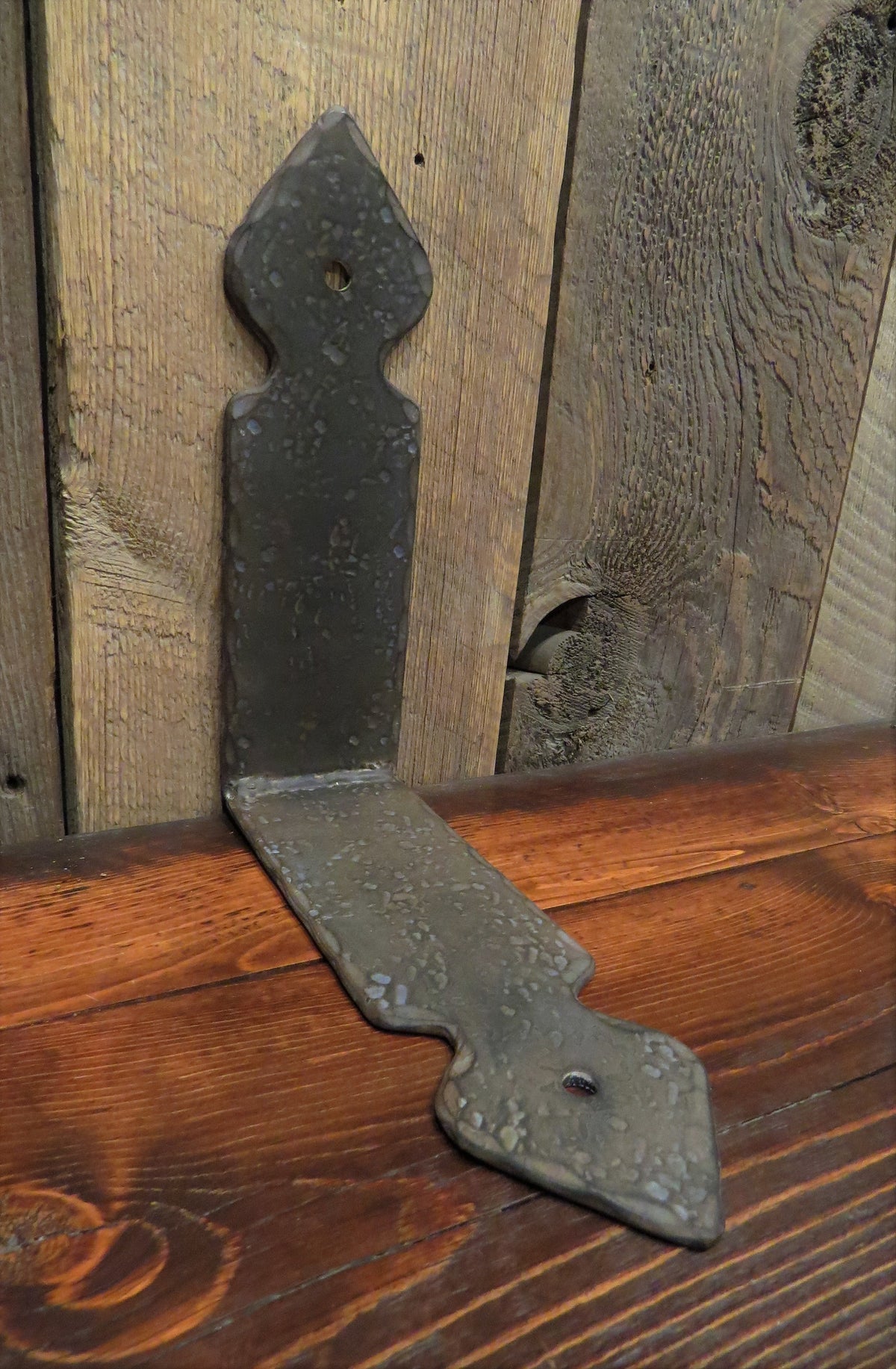 How to Measure & Select the Correct Size Metal Corner Bracket for Load-Bearing vs Decorative Use - Old West Iron