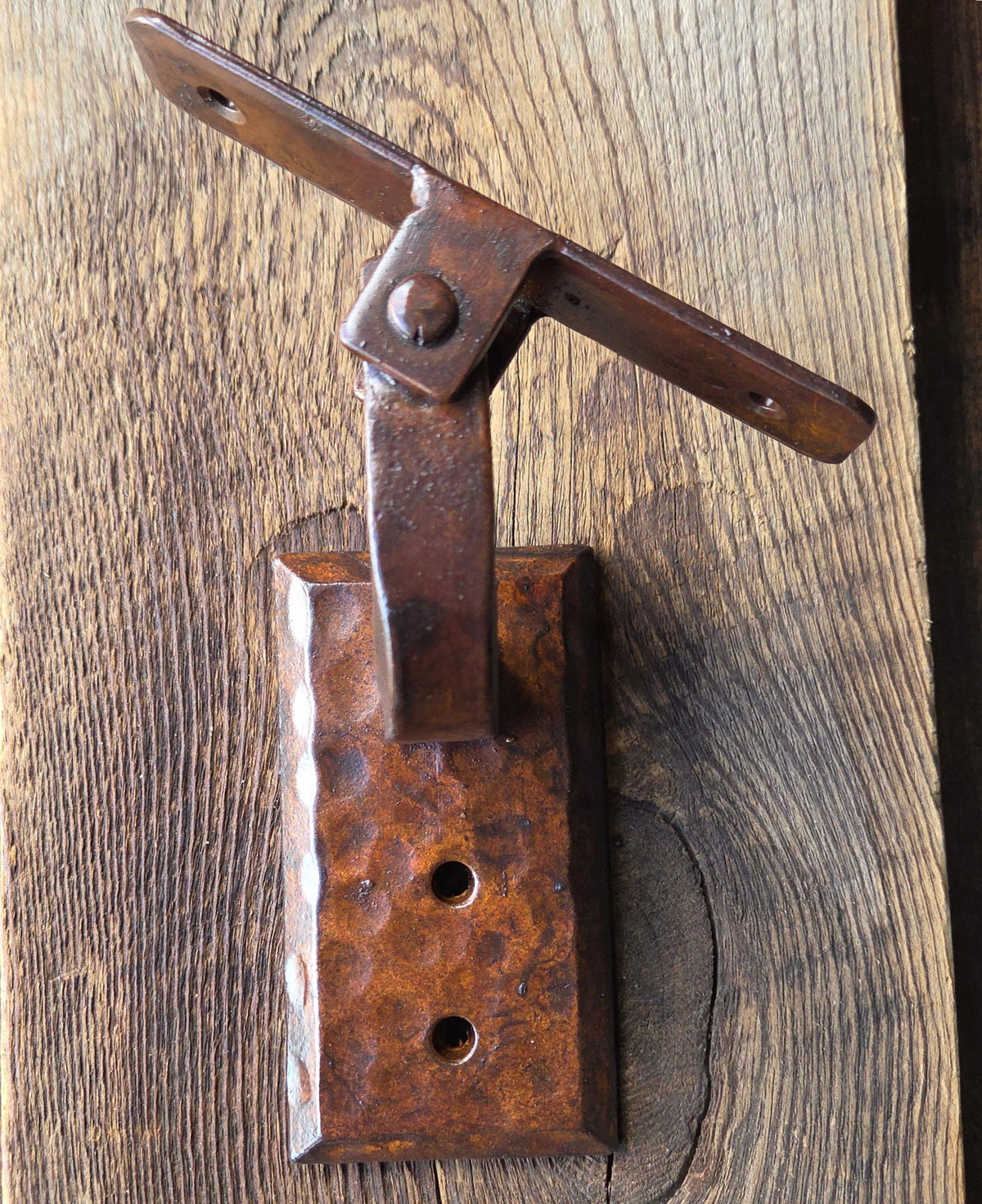 Handrail Brackets: Where Safety, Strength, and Craftsmanship Meet