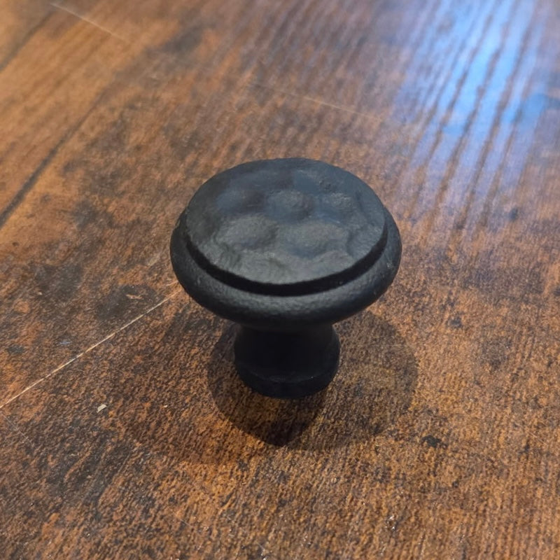 Bouton d'armoire rond martelé