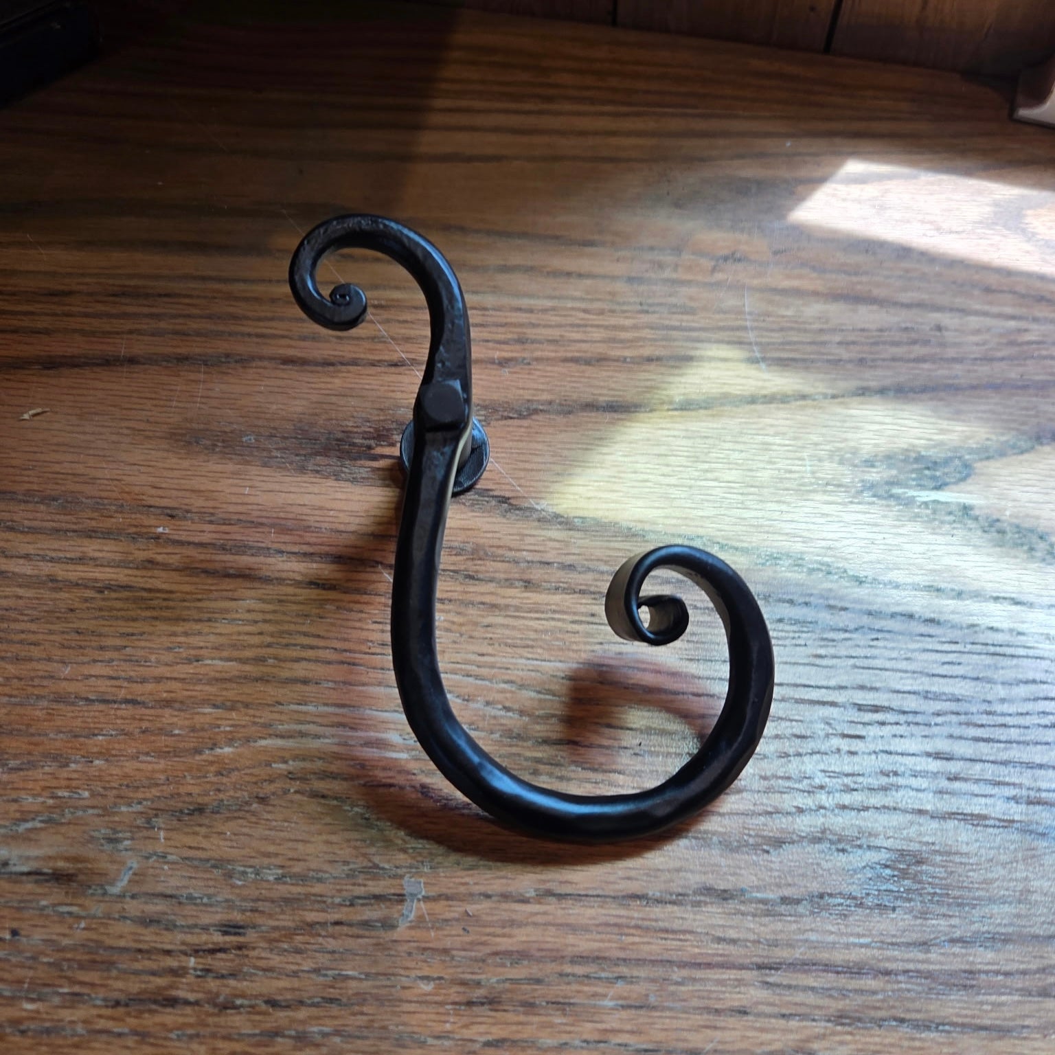 Simple Scrolled Iron Shutter Dog