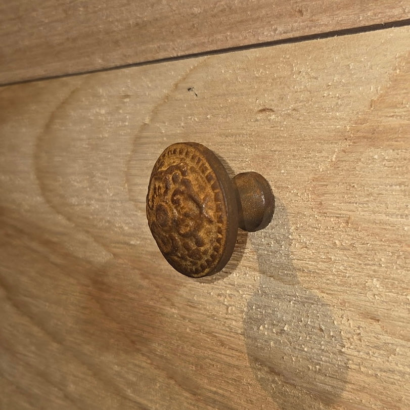 Bouton d'armoire rond en relief
