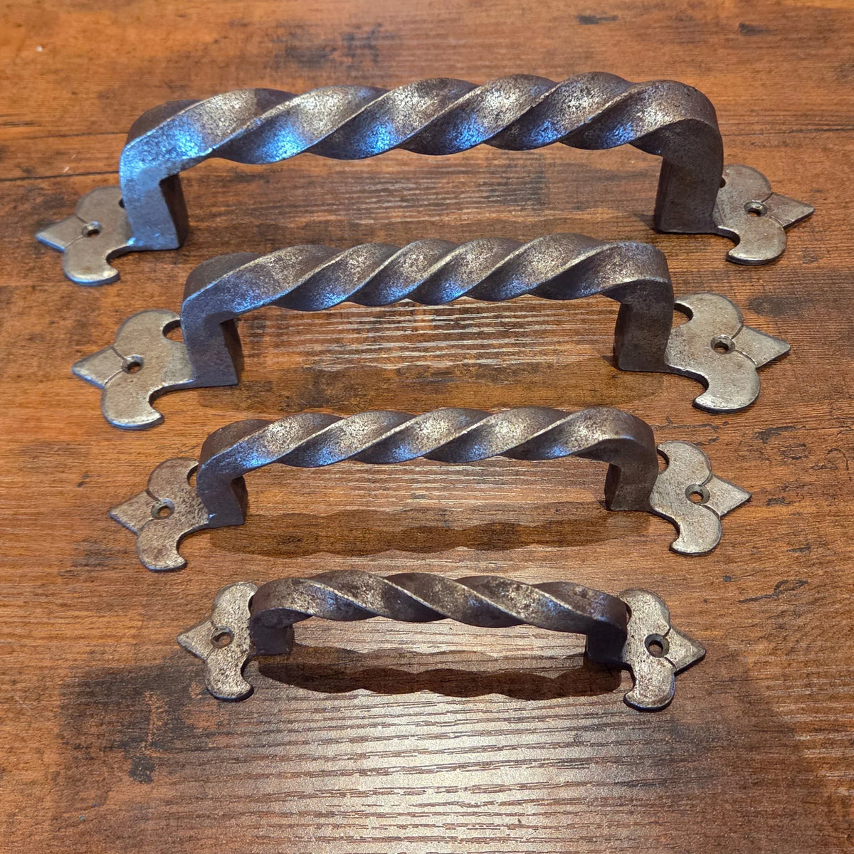Egyptian Fleur De Lis Cabinet Handle - Old West Iron