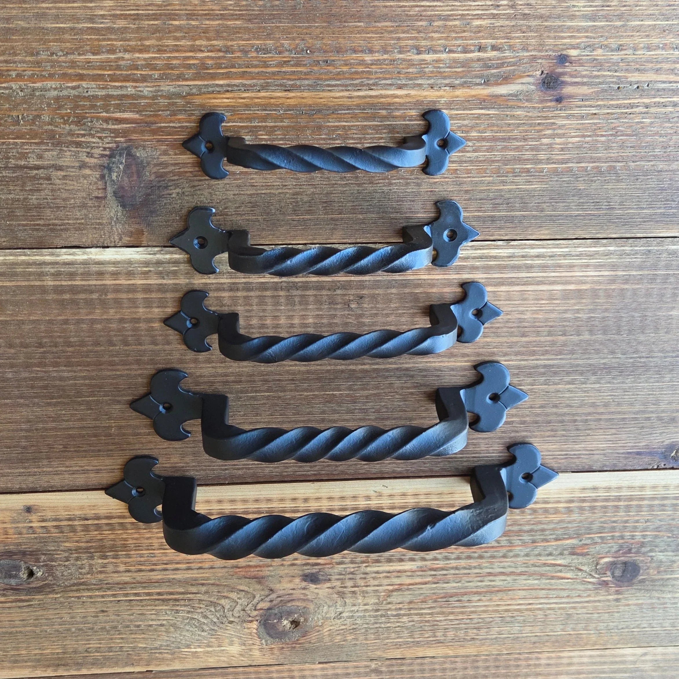 Egyptian Fleur De Lis Cabinet Handle - Old West Iron