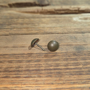 Clou décoratif / clou de tapissier en laiton foncé 7/16" de tête x 1/2" de long (QTÉ 25, 50) - 25
