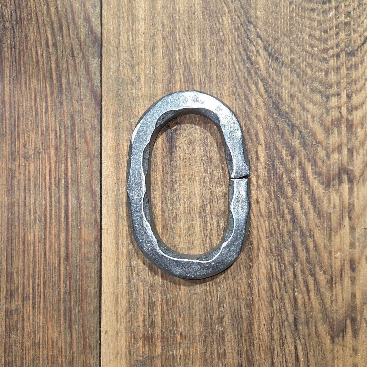 Hammered Oval Link Small 3 1/2" x 2 1/4" x 3/8"
