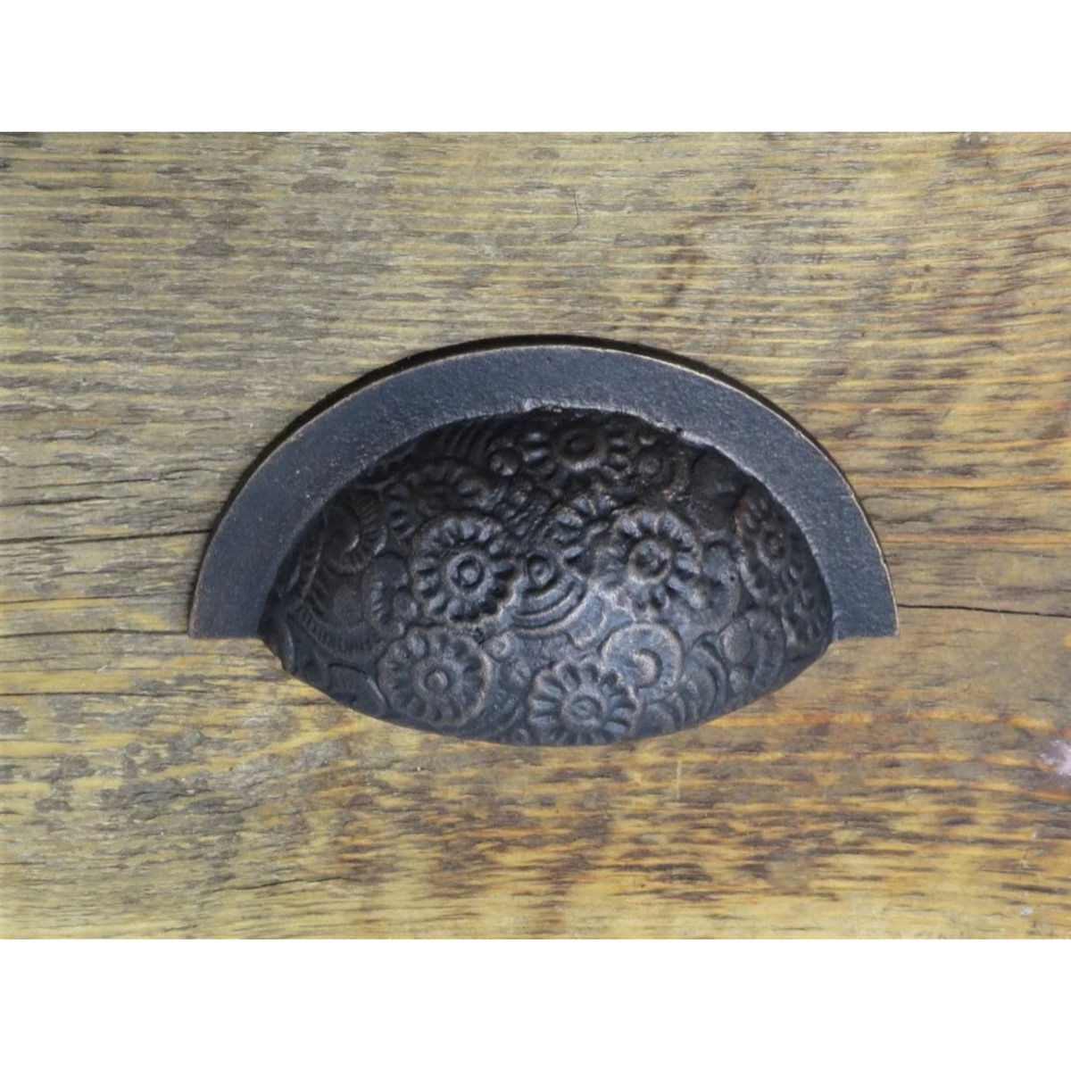 Floral Embossed Cup Pull