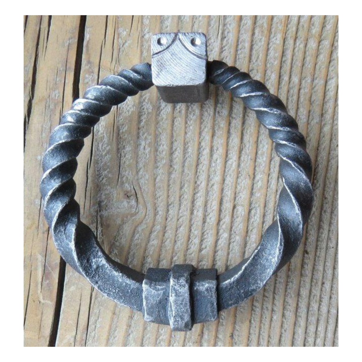 Tapered Twist Ring Pull