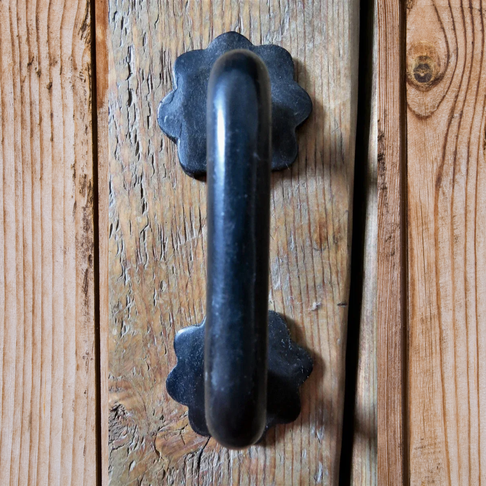 Poignée d'armoire en fer de château allemand