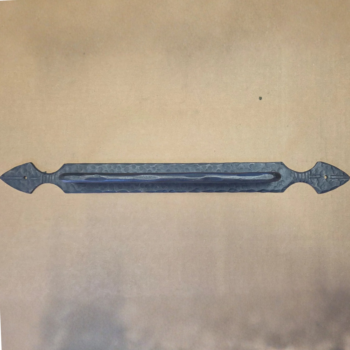 EN STOCK Porte-serviettes authentique en fer forgé en forme de pointe de flèche