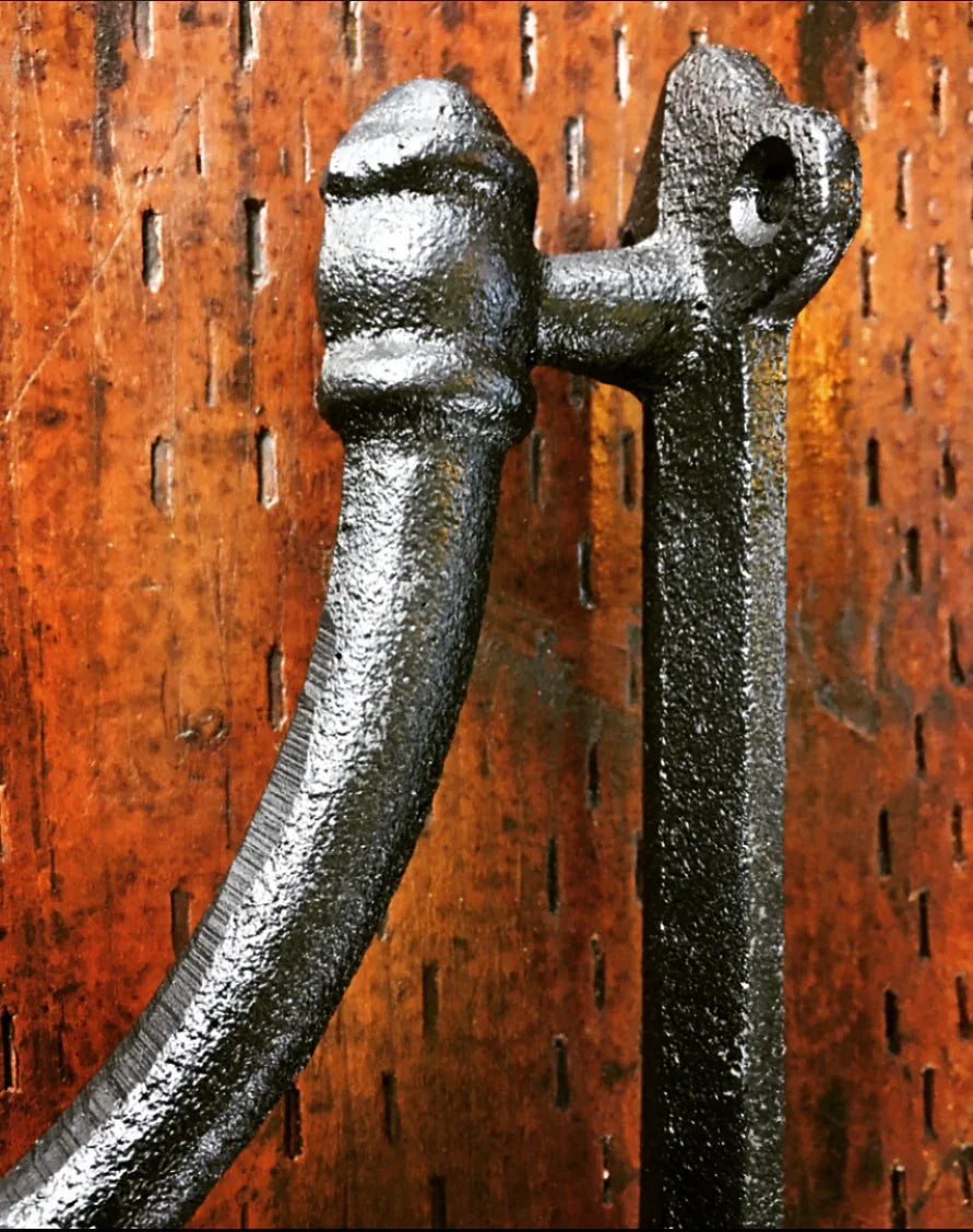 Farmhouse Shelf Bracket - Old West Iron