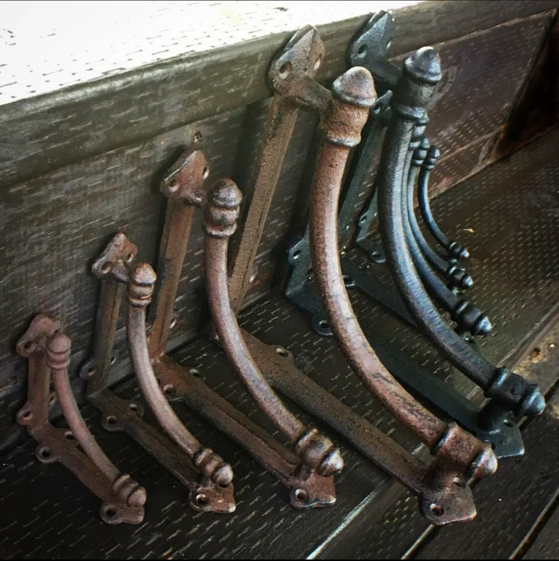 Farmhouse Shelf Bracket - Old West Iron