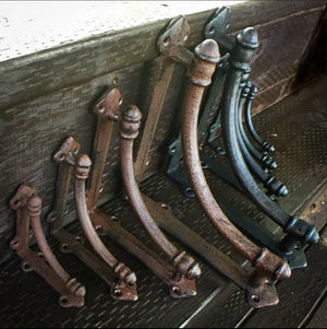 Farmhouse Shelf Bracket - Old West Iron