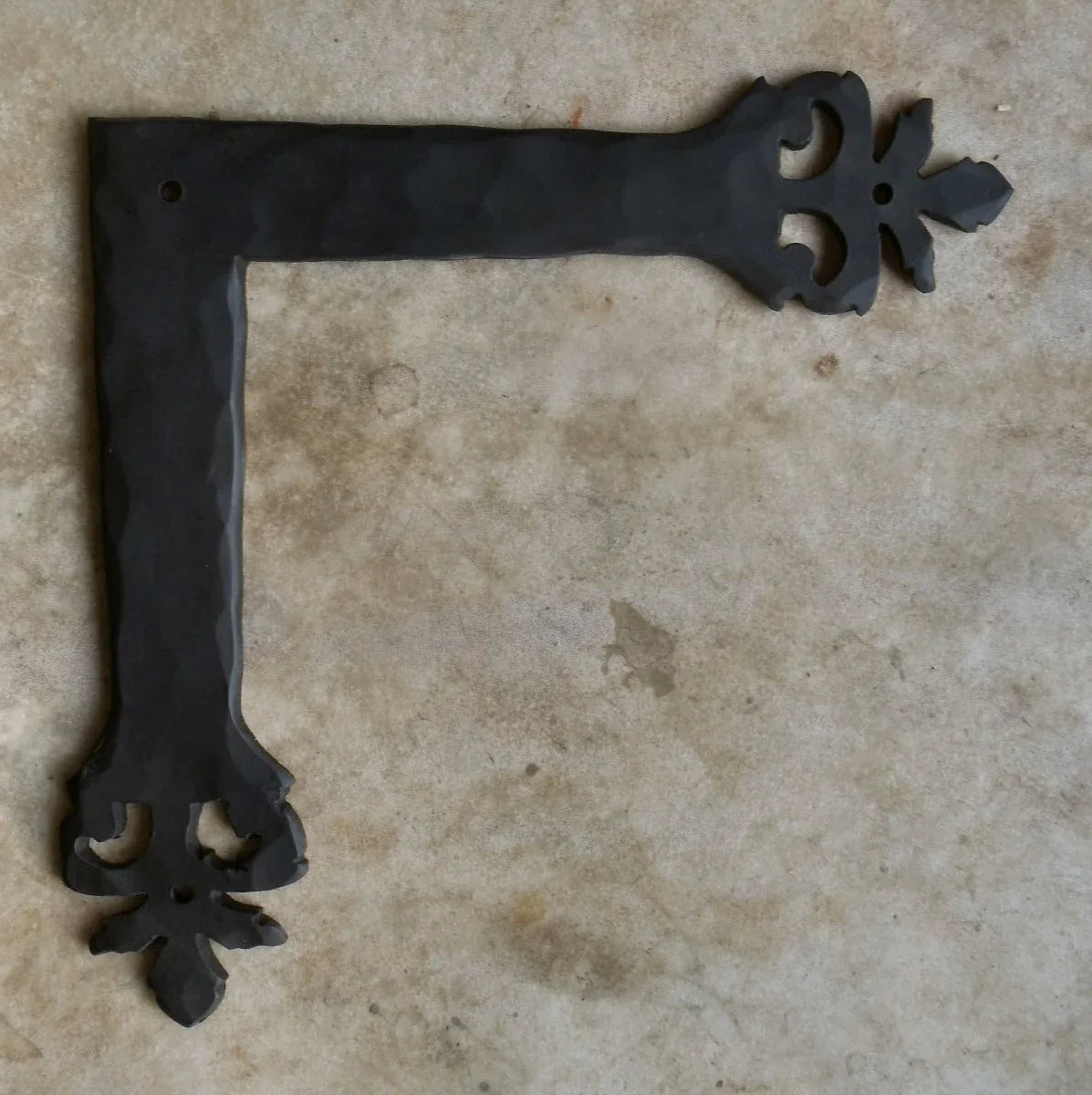 Roman Acanthus Iron "L" Strap - Old West Iron