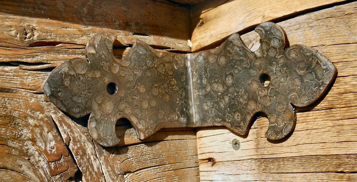 British Fleur De Lis Iron Corner Strap - Old West Iron